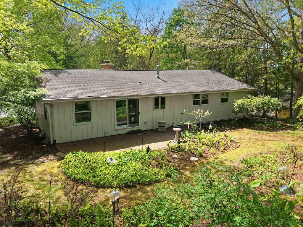 Photo of 115 Little Swiss PLACE, Green Bay, WI 54302 (MLS # 50325905)