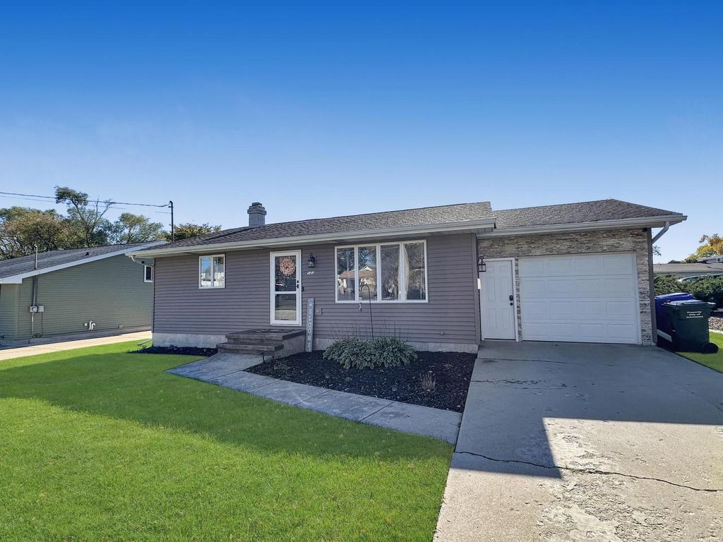 Photo of 123 W 10th STREET, Kaukauna, WI 54130 (MLS # 1942522)