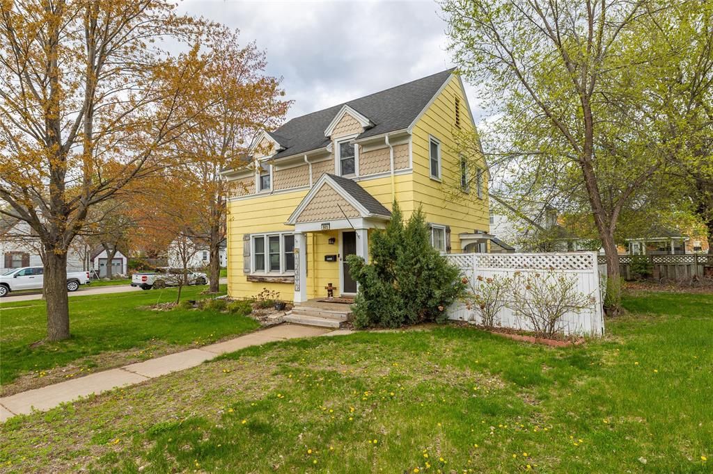 Photo of 905 Margaret STREET, Eau Claire, WI 54701 (MLS # 1600665)