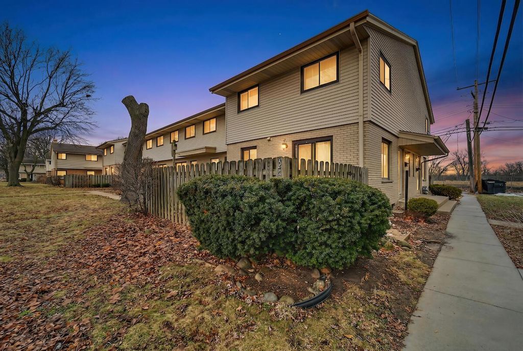 Photo of 8526 W Villard AVENUE, Milwaukee, WI 53225 (MLS # 1950414)