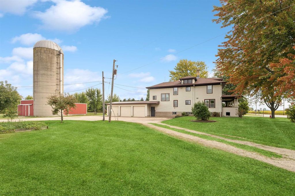 Photo of W6102 Manitowoc ROAD, Appleton, WI 54915 (MLS # 50315500)