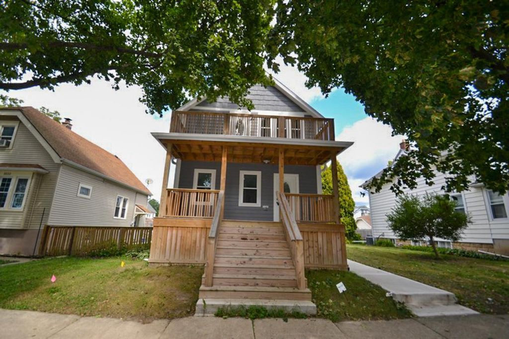 Photo of 2240 E Morgan AVENUE, Milwaukee, WI 53207 (MLS # 1952551)