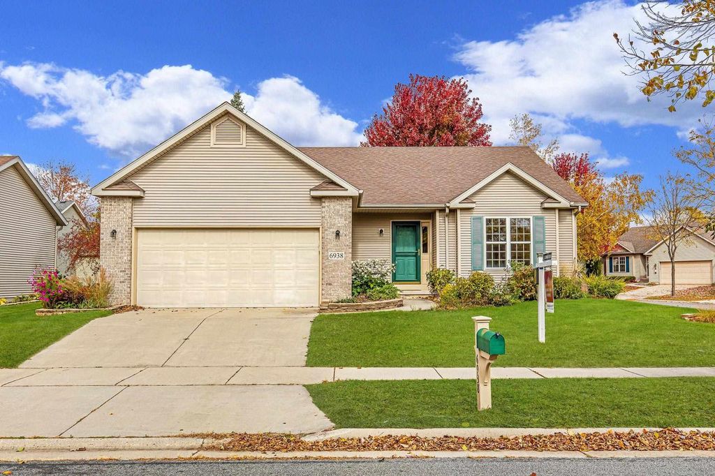 Photo of N54W16349 Westwind DRIVE, Menomonee Falls, WI 53051 (MLS # 1944898)