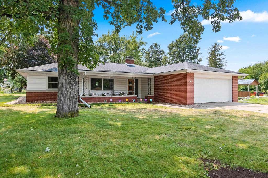 Photo of 244 E Pulaski STREET, Pulaski, WI 54162 (MLS # 50329956)
