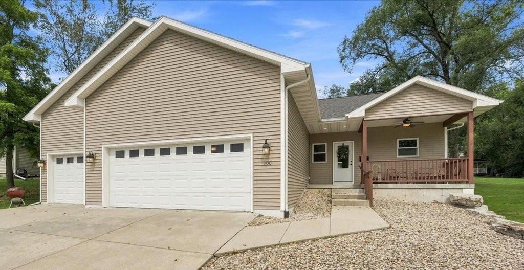Photo of 100 Isham STREET, Stoughton, WI 53589 (MLS # 2031602)