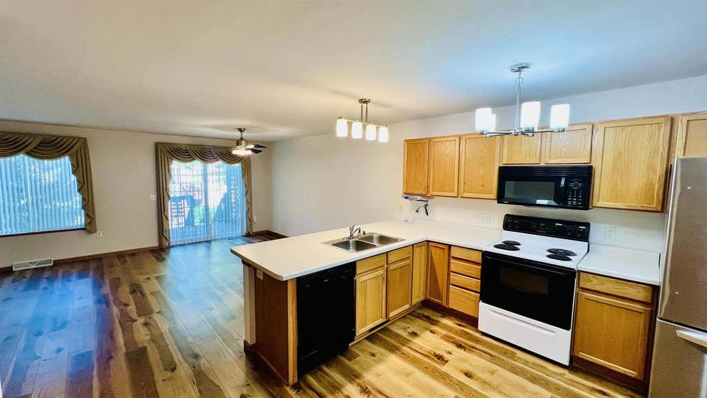 Photo of 1029 Melvin COURT, Madison, WI 53704 (MLS # 2030146)