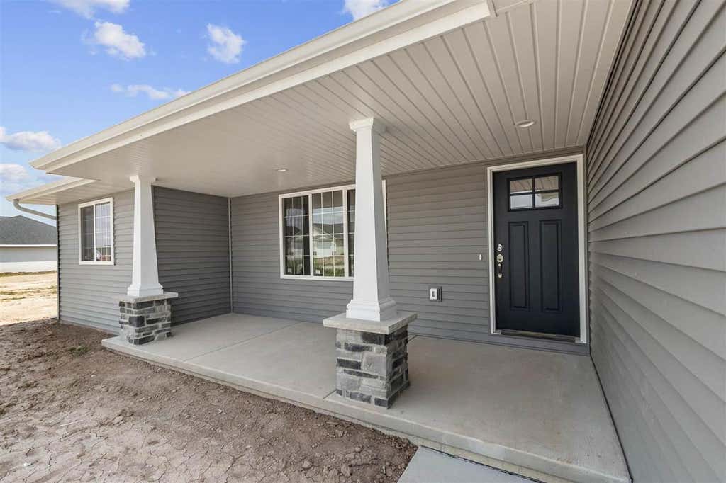 Photo of 8366 Marlo AVENUE, Neenah, WI 54956 (MLS # 50330303)