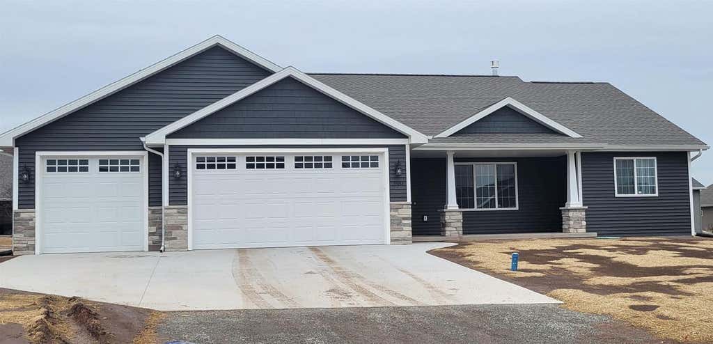 Photo of 8366 Marlo AVENUE, Neenah, WI 54956 (MLS # 50330303)