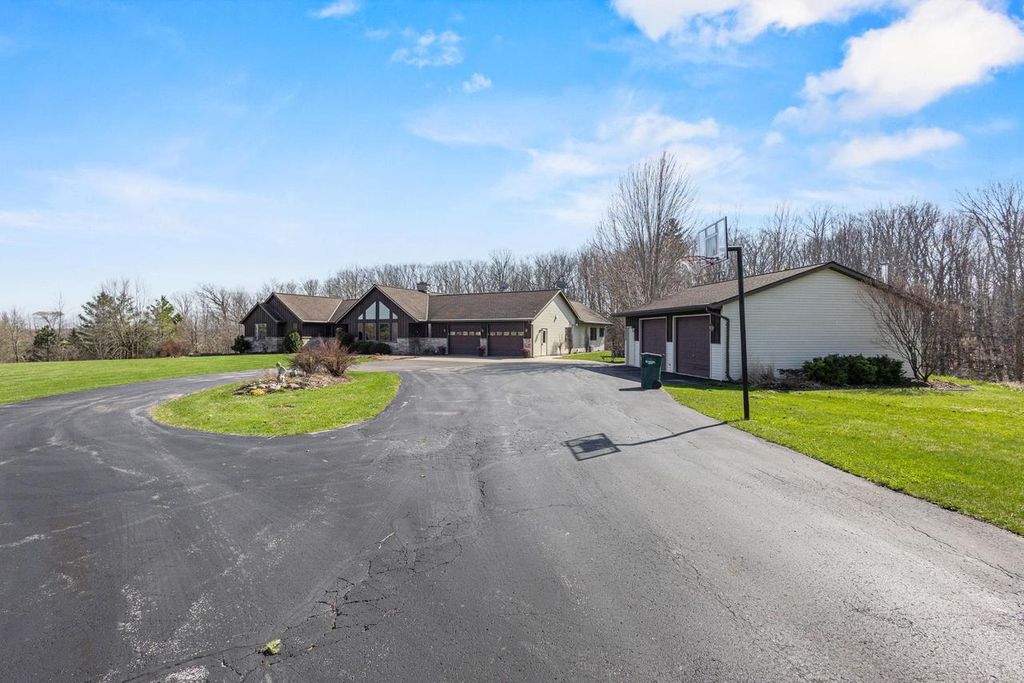 Photo of 4946 Denmark ROAD, Denmark, WI 54208 (MLS # 50324247)