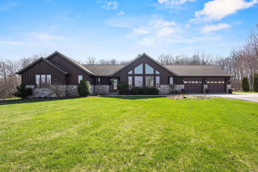 Photo of 4946 Denmark ROAD, Denmark, WI 54208 (MLS # 50324247)
