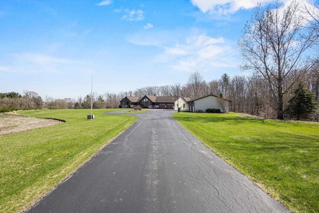 Photo of 4946 Denmark ROAD, Denmark, WI 54208 (MLS # 50324247)