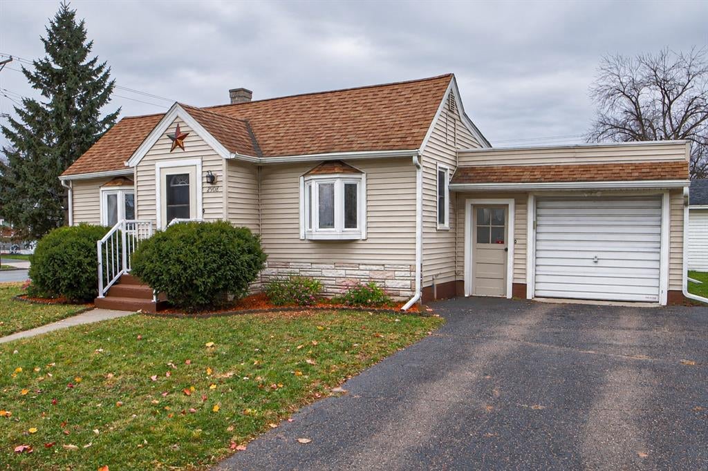 Photo of 2908 6th STREET, Eau Claire, WI 54703 (MLS # 1605295)