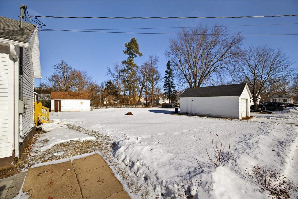 Photo of 911 Avon STREET, Wisconsin Rapids, WI 54494 (MLS # 22600138)