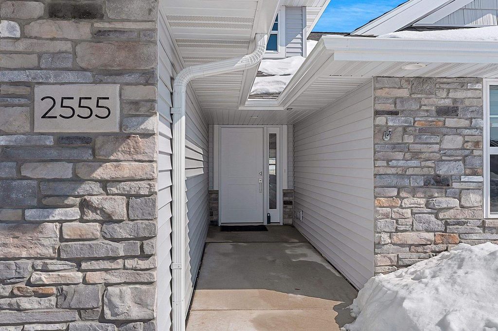 Photo of 2555 Willow COURT, Green Bay, WI 54311 (MLS # 50322699)