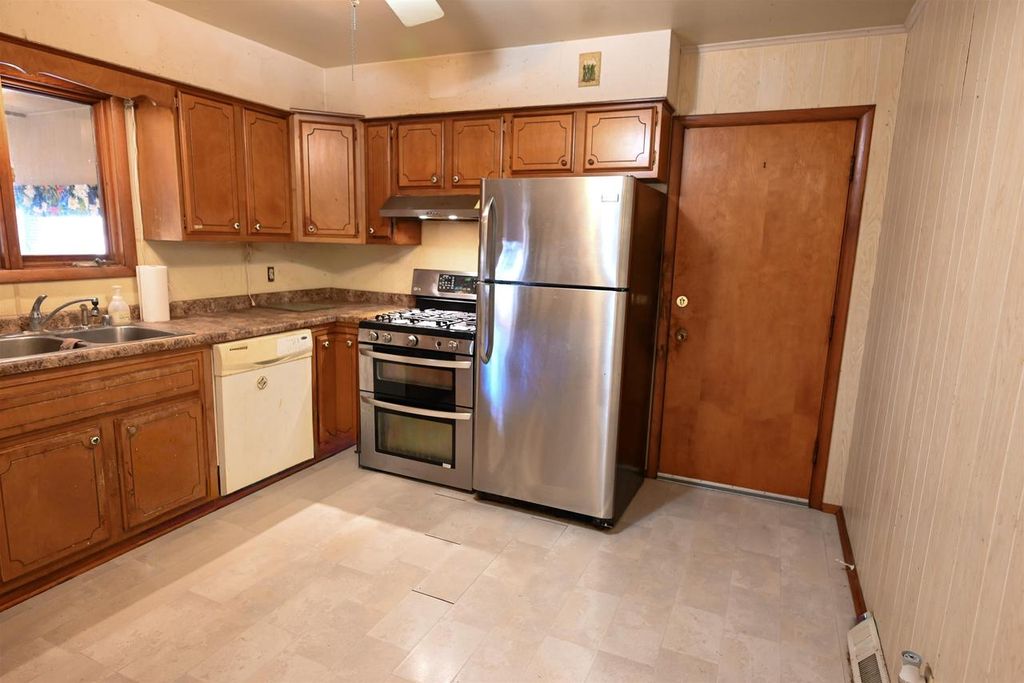 Photo of W8108 Dunning ROAD, Pardeeville, WI 53954 (MLS # 2012961)