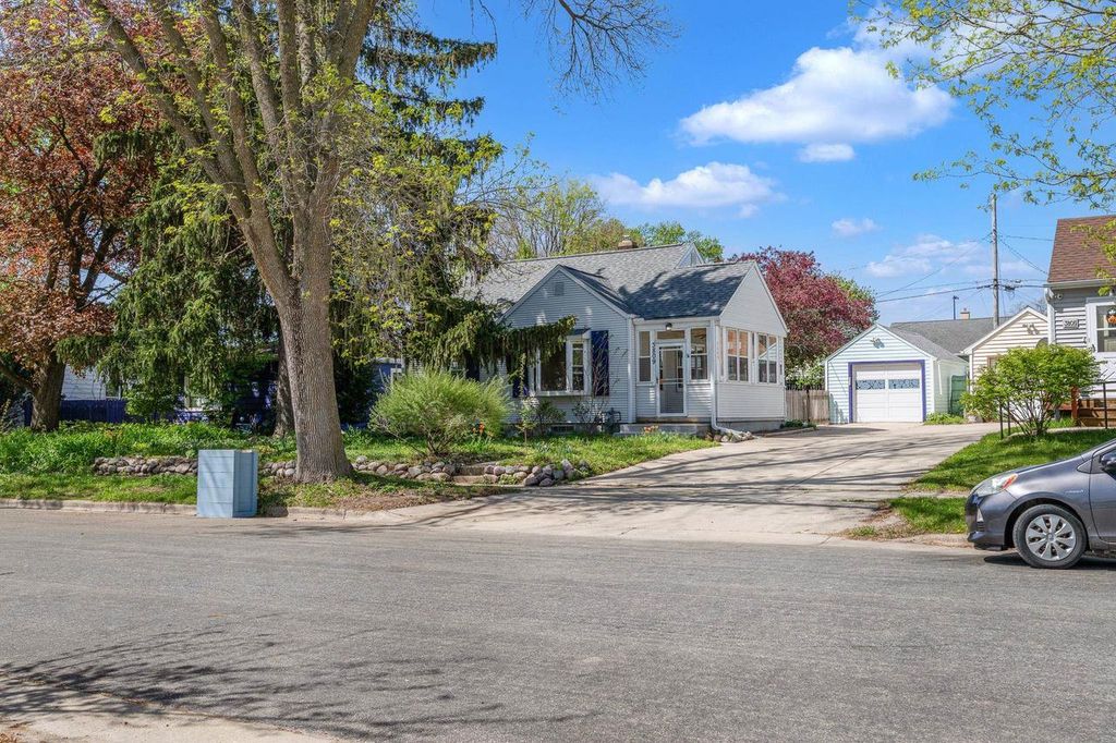 Photo of 3809 Busse STREET, Madison, WI 53714 (MLS # 2022536)