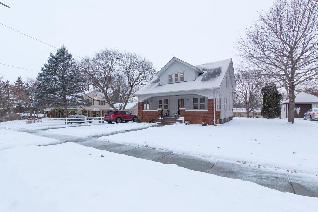 Photo of 318 Forest AVENUE, Kewaskum, WI 53040 (MLS # 1950075)