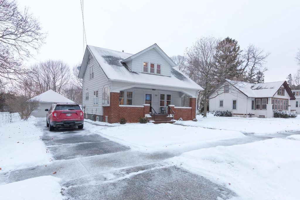 Photo of 318 Forest AVENUE, Kewaskum, WI 53040 (MLS # 1950075)