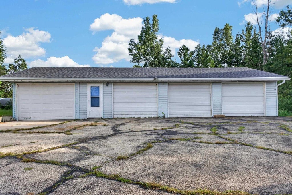 Photo of W757 Riverview DRIVE, Fall River, WI 53932 (MLS # 2032238)