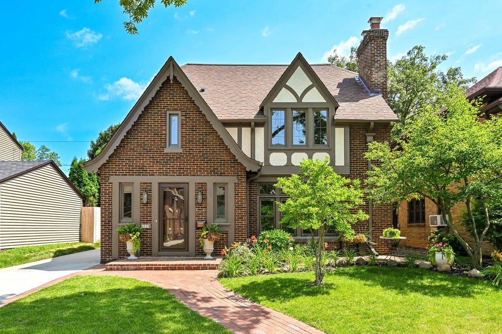 Photo of 4848 N Woodburn STREET, Whitefish Bay, WI 53217 (MLS # 1977253)