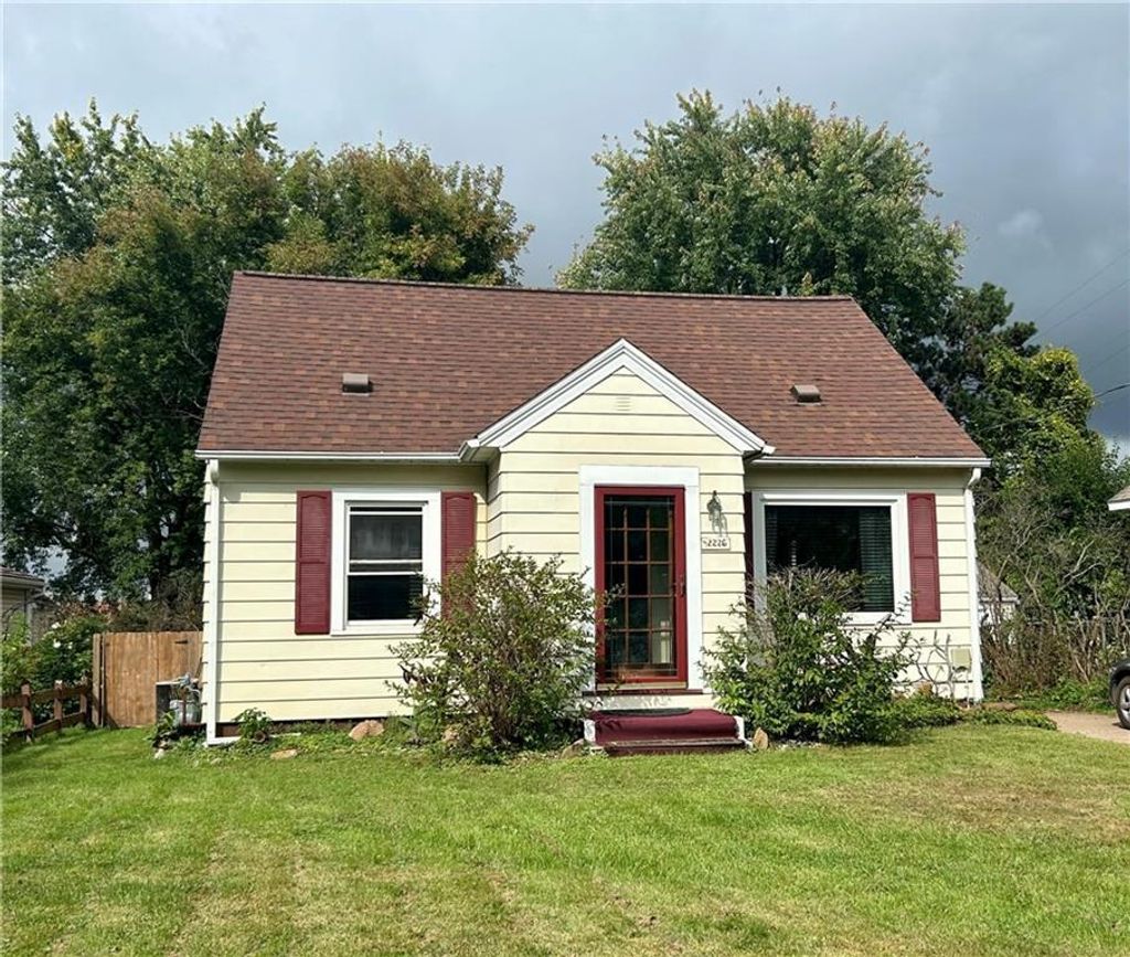 Photo of 2226 Valley View PLACE, Eau Claire, WI 54703 (MLS # 1595815)