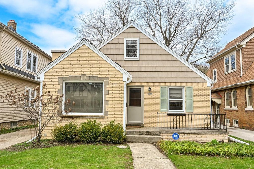 Photo of 2631 N 68th STREET, Wauwatosa, WI 53213 (MLS # 1956290)