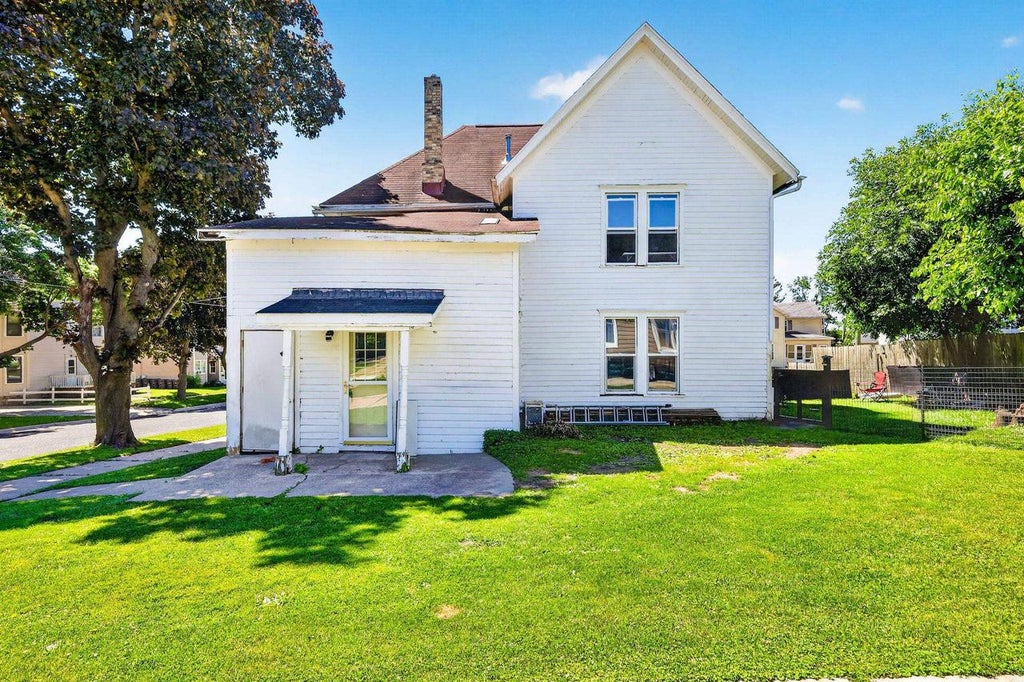Photo of 524 E Jefferson STREET, Stoughton, WI 53589 (MLS # 2025619)