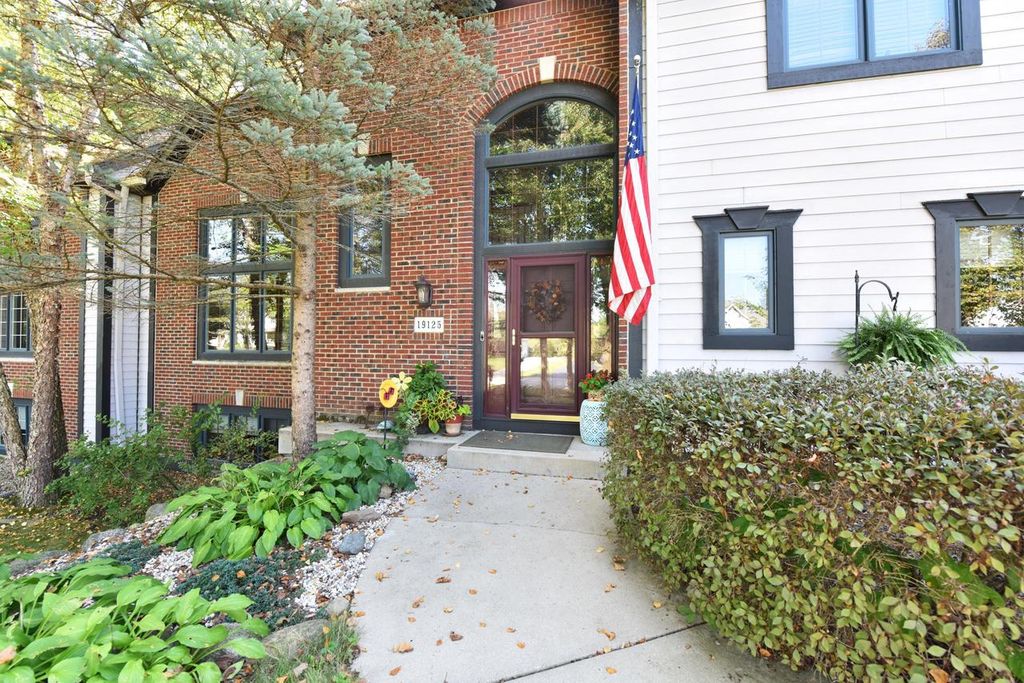 Photo of 19125 HiView DRIVE, Brookfield, WI 53045 (MLS # 1938013)