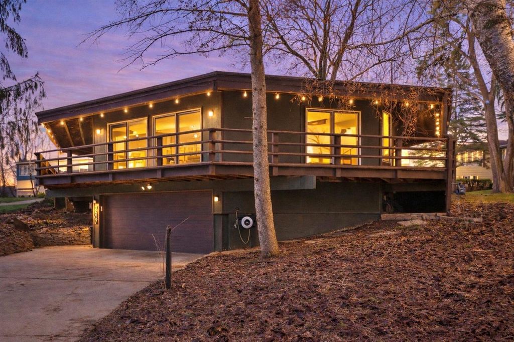 Photo of 2607 Crestview COURT, Monroe, WI 53566 (MLS # 2019580)