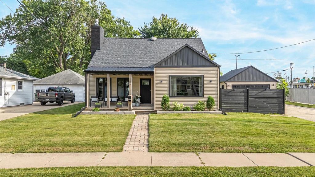 Photo of 209 E 17th STREET, Kaukauna, WI 54130 (MLS # 50328930)