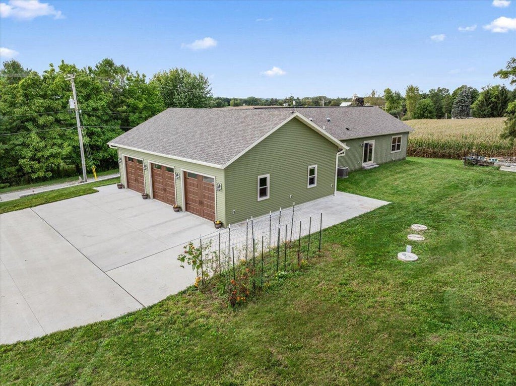 Photo of N1098 St Johns WAY, Oconomowoc, WI 53066 (MLS # 1981356)