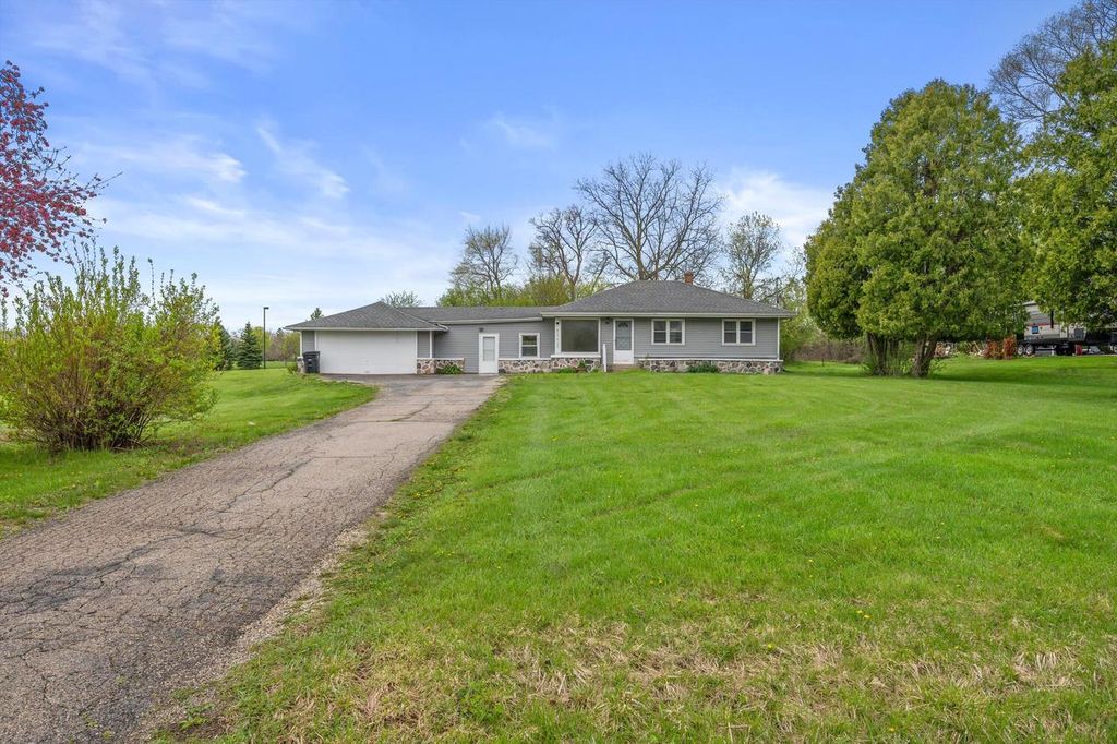 Photo of W126N7009 Highland DRIVE, Menomonee Falls, WI 53051 (MLS # 1960411)