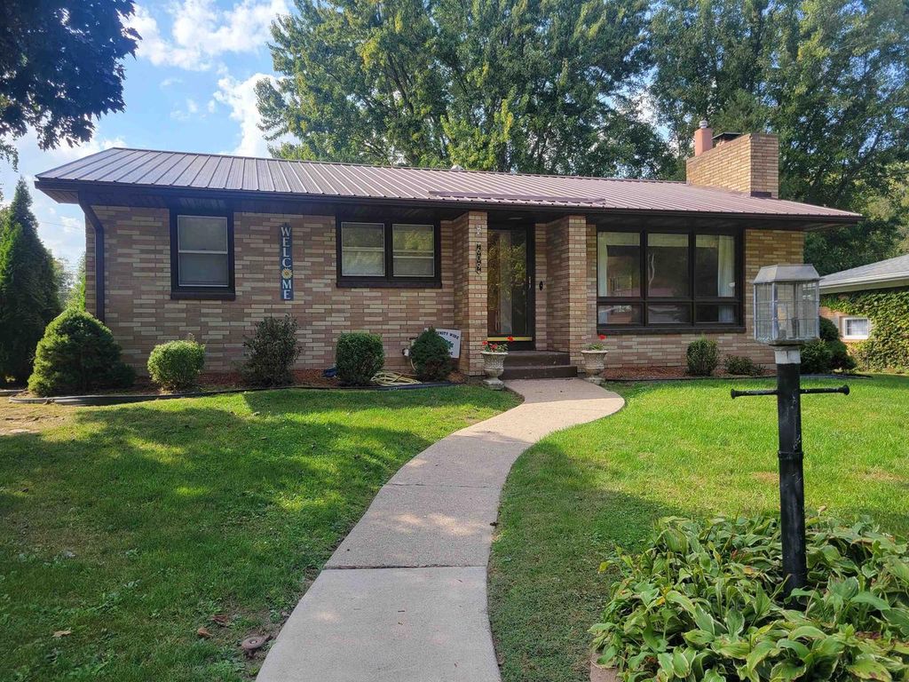 Photo of 609 Mulberry DRIVE, Cassville, WI 53806 (MLS # 2010061)