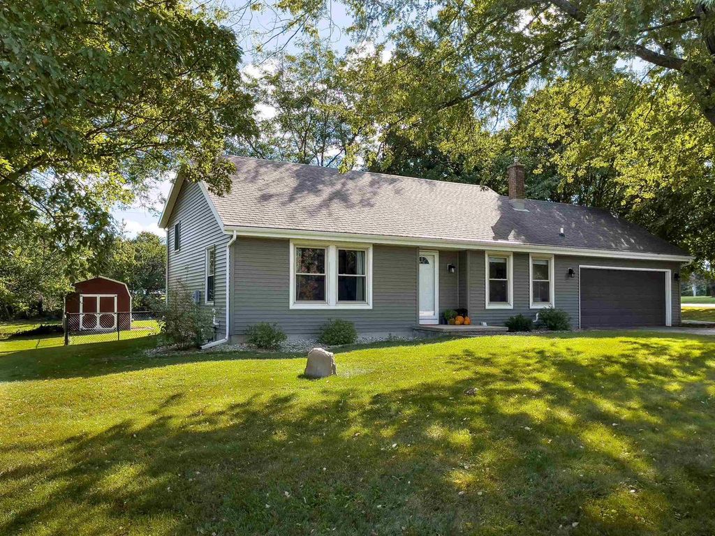 Photo of W176N9746 Riversbend CIRCLE #E, Germantown, WI 53022 (MLS # 1944231)