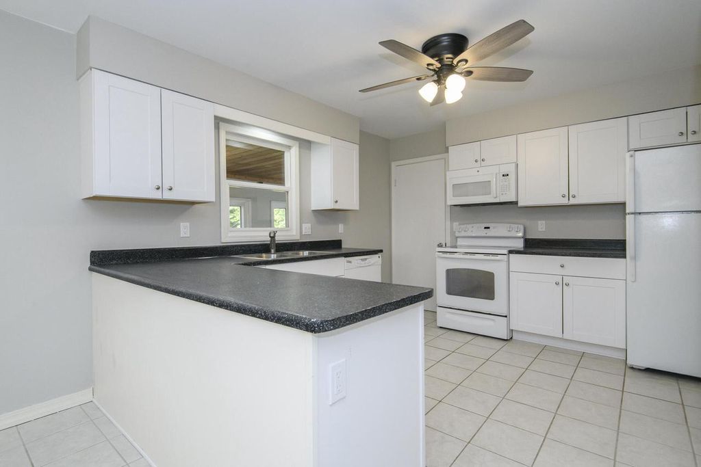 Photo of N79W33915 Petersen ROAD, Oconomowoc, WI 53066 (MLS # 1938014)