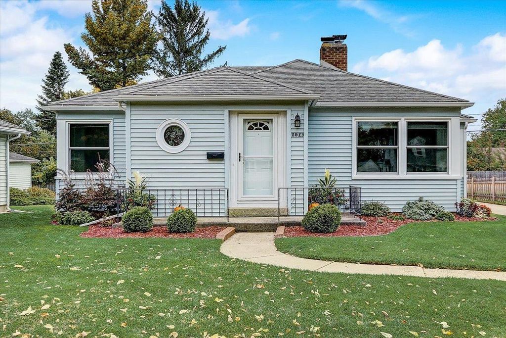 Photo of 253 Center STREET, Lake Geneva, WI 53147 (MLS # 1944873)