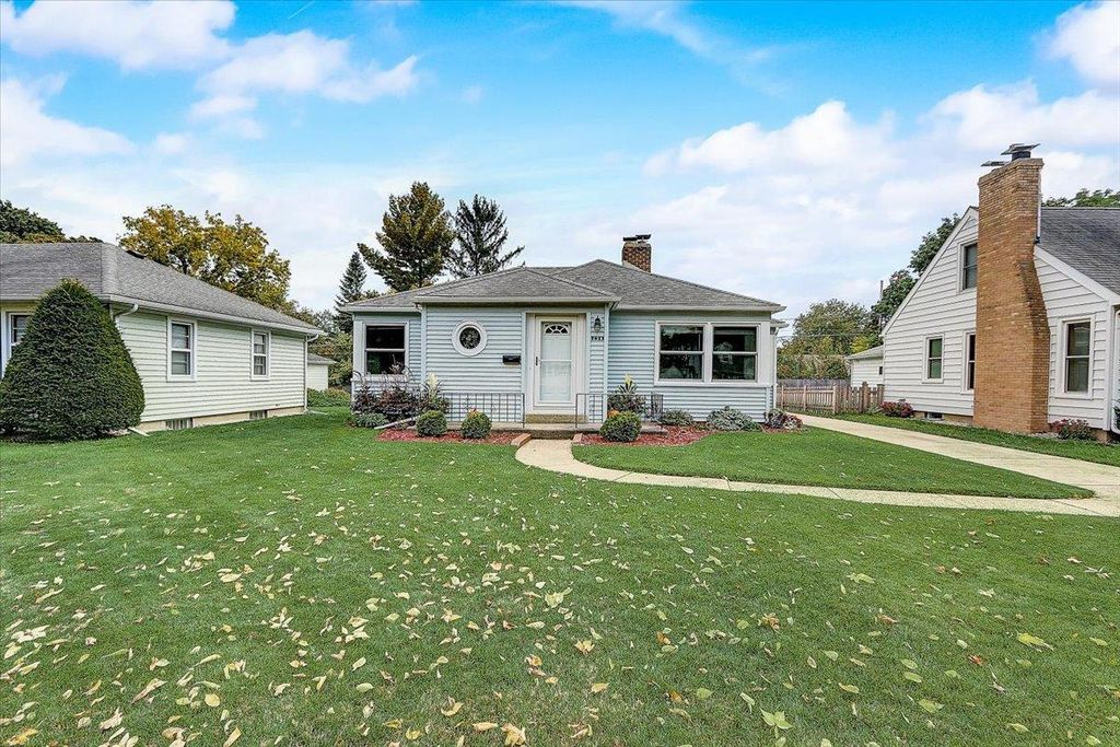 Photo of 253 Center STREET, Lake Geneva, WI 53147 (MLS # 1944873)