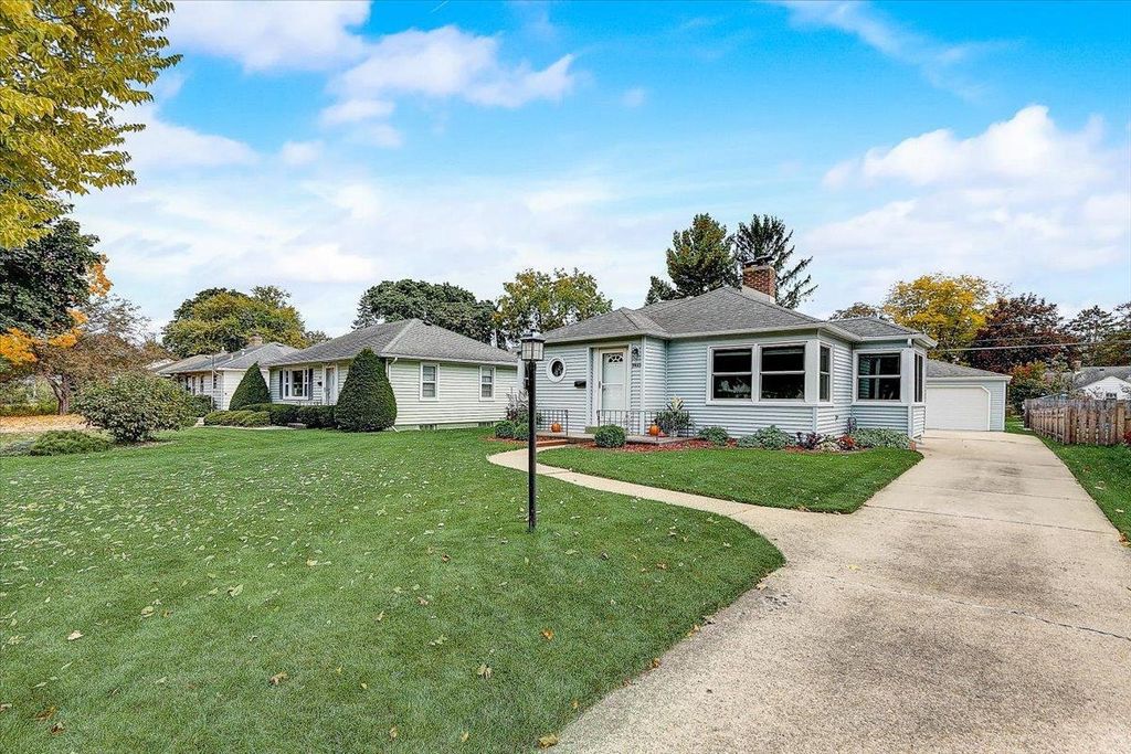 Photo of 253 Center STREET, Lake Geneva, WI 53147 (MLS # 1944873)