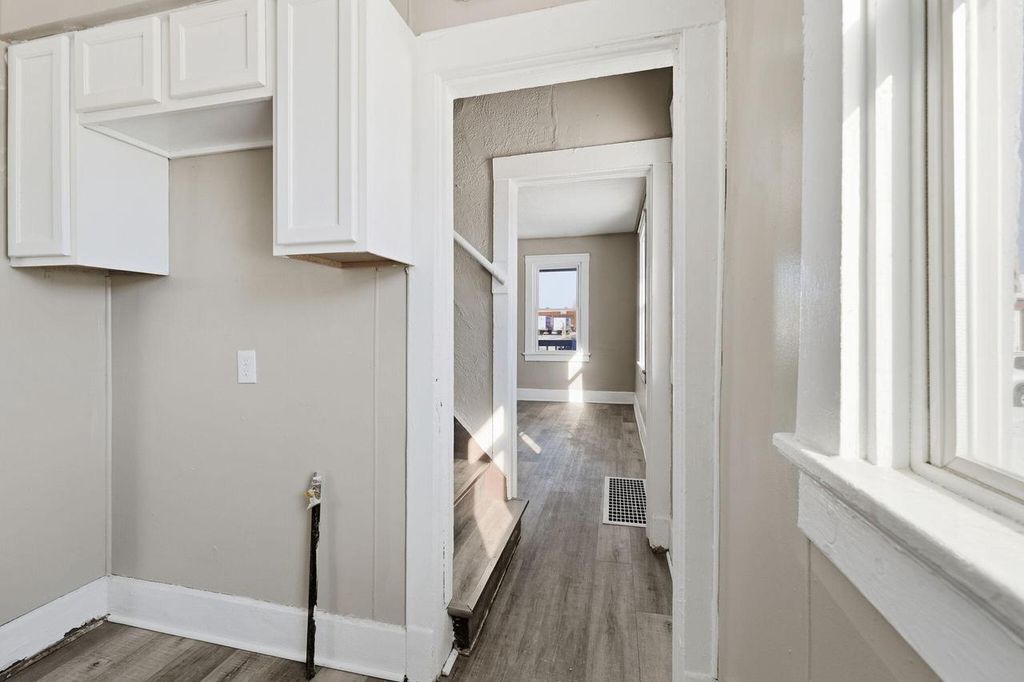 Photo of 2013 De Koven AVENUE, Racine, WI 53403 (MLS # 1952438)