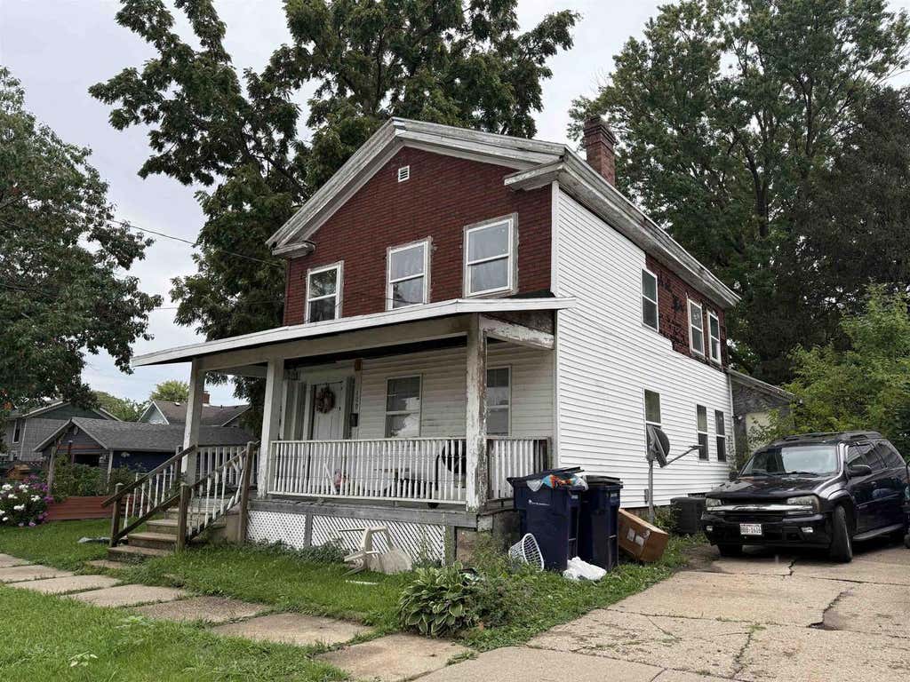 Photo of 109 W Holmes STREET, Janesville, WI 53545 (MLS # 2031052)