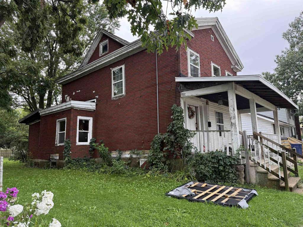 Photo of 109 W Holmes STREET, Janesville, WI 53545 (MLS # 2031052)