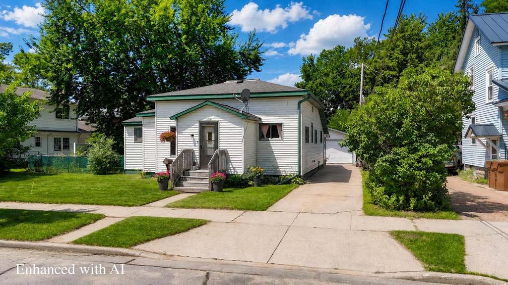Photo of 1916 Wyatt AVENUE, Stevens Point, WI 54481 (MLS # 22604109)