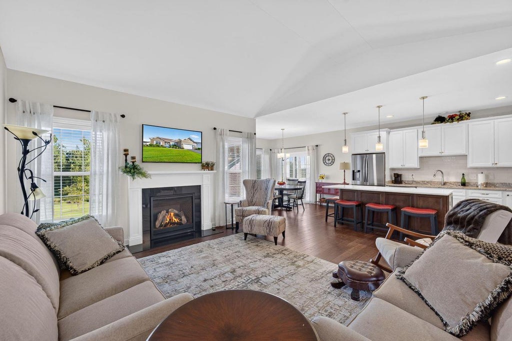 Photo of 551 N Stone Ridge DRIVE, Lake Geneva, WI 53147 (MLS # 1979599)