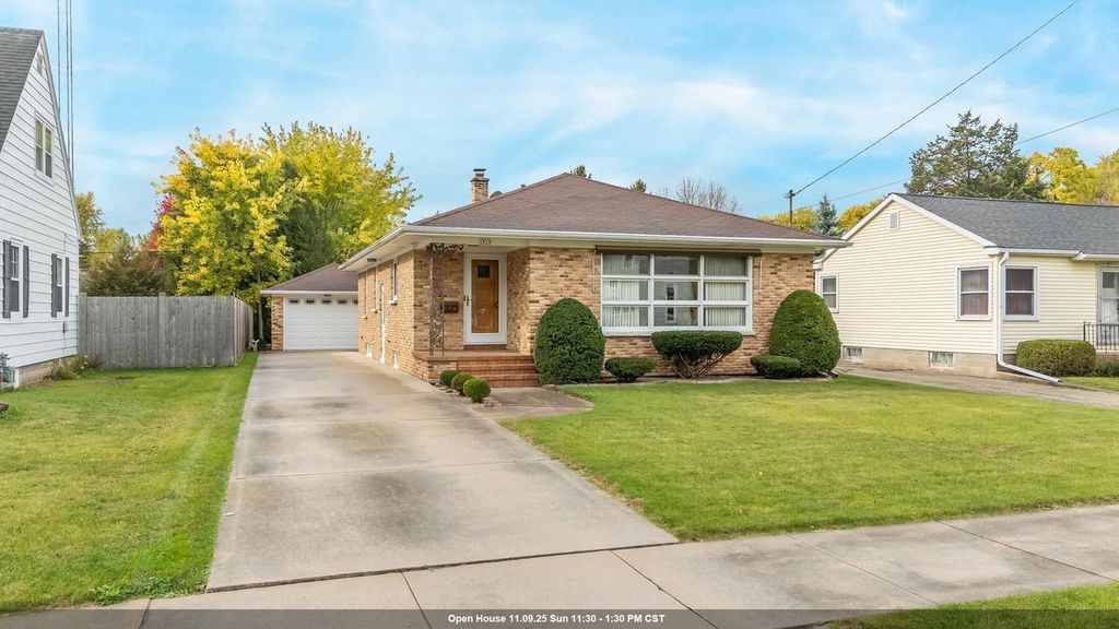 Photo of 1819 Hubbard STREET, Oshkosh, WI 54902 (MLS # 50317227)