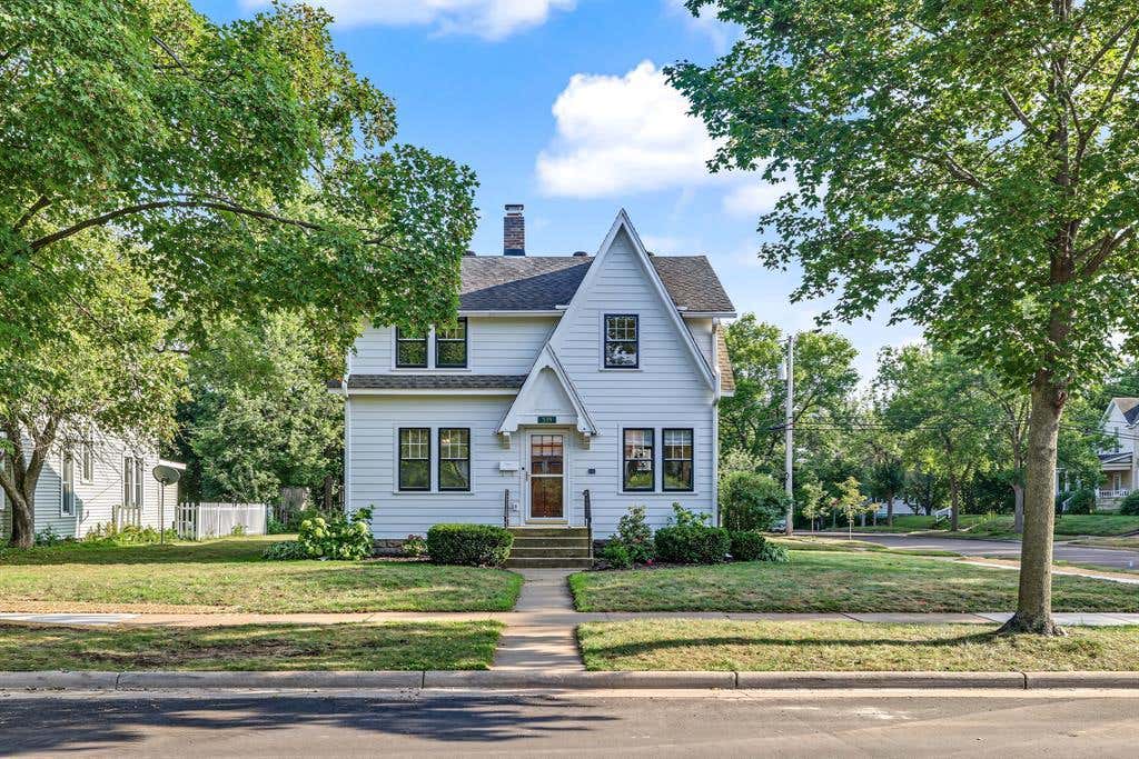 Photo of 539 W Grand AVENUE, Eau Claire, WI 54703 (MLS # 1604033)