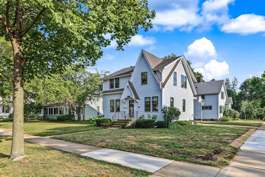 Photo of 539 W Grand AVENUE, Eau Claire, WI 54703 (MLS # 1604033)