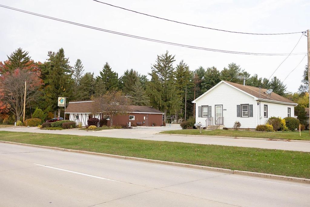Photo of 2928 W Mason STREET, Green Bay, WI 54313 (MLS # 50318948)