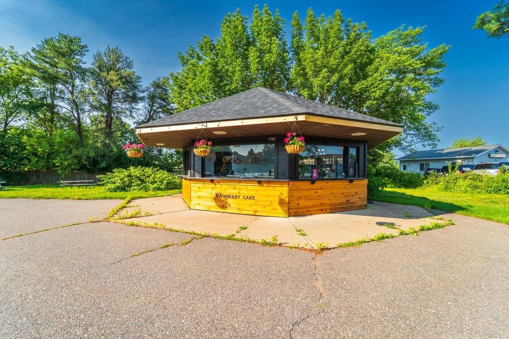 Photo of 1707 Merrill AVENUE, Wausau, WI 54401 (MLS # 22505038)