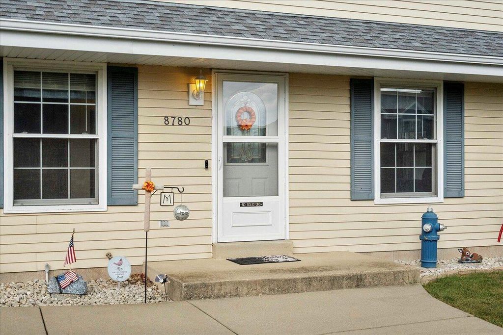 Photo of 8780 W Lake Pointe DRIVE, Franklin, WI 53132 (MLS # 1938482)