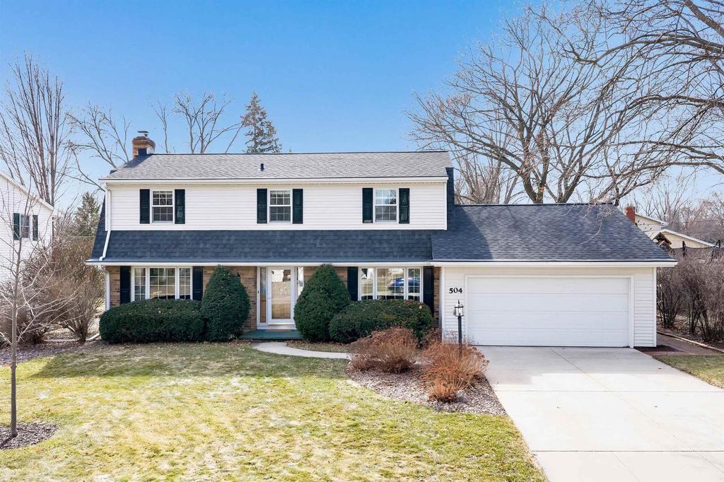 Photo of 504 Somerset DRIVE, Green Bay, WI 54301 (MLS # 50322189)